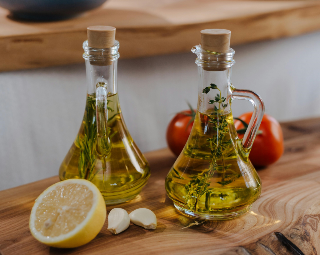 Aceites con hierbas y limón